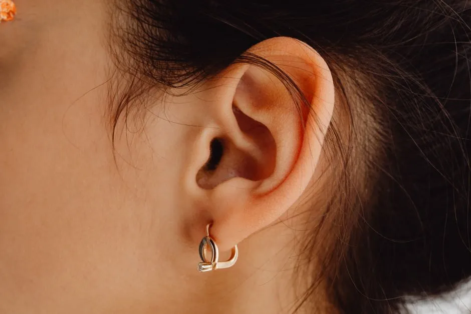Bông tai nữ vàng 18k phong cách tối giản