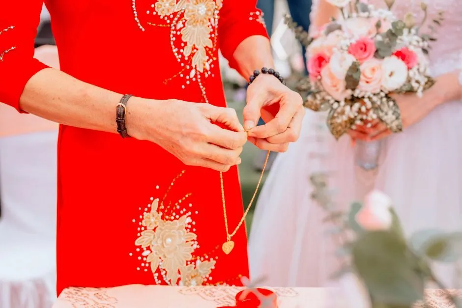 Mẫu dây chuyền vàng tây nữ đẹp nhất